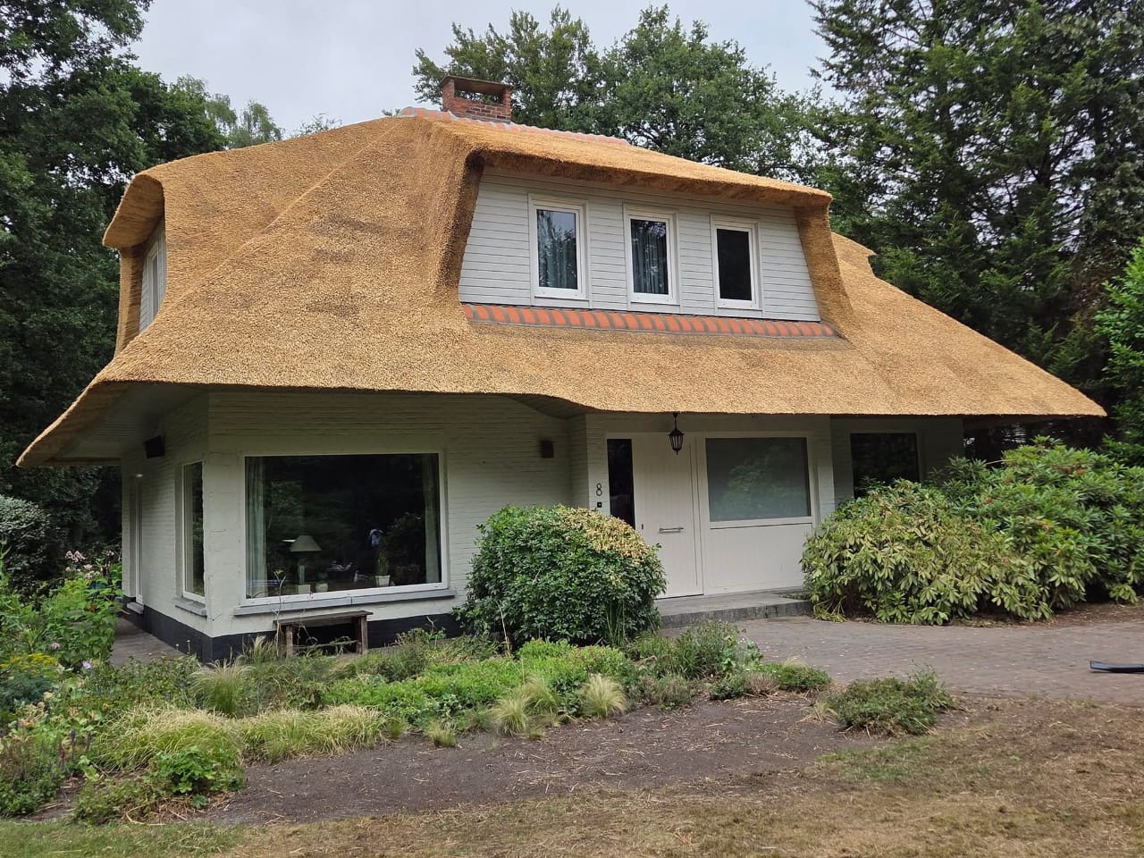 Zebrathatch thatch roofing and outdoor structure project photo 3